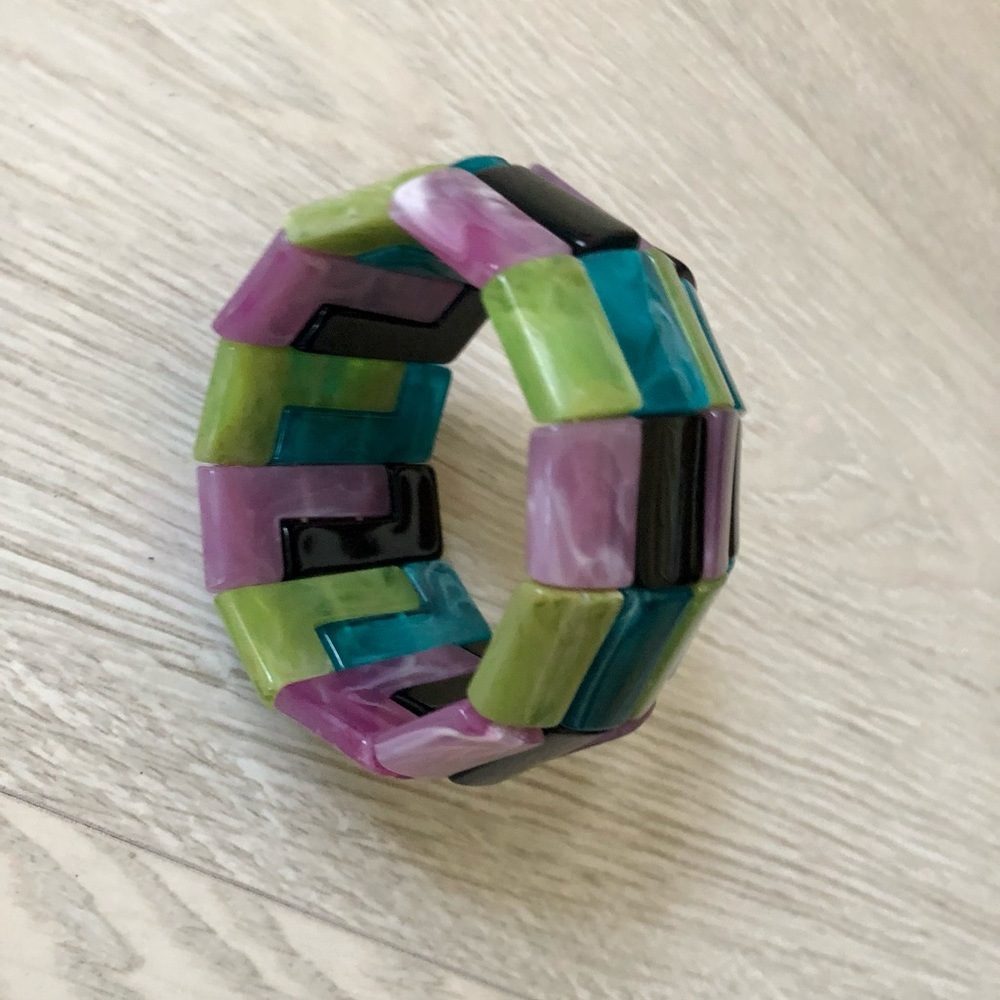 Colorful Beaded Stones Stretch Statement Bracelet - Picture 4 of 15